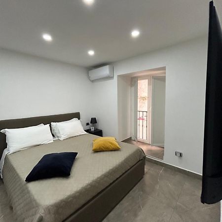 Appartement Casina Al Duomo à Naples Extérieur photo